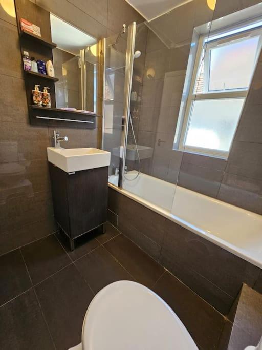 2 Bedroom Flat In Camden London Eksteriør billede